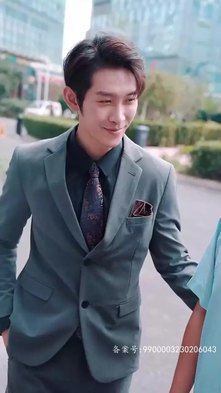 探索《一念至尊》的仙侠世界：一念之间铸就的权力与救赎之旅